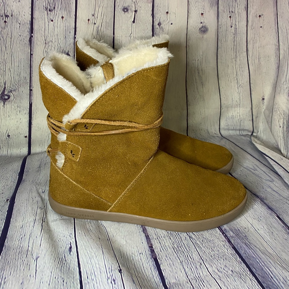 Koolaburra by UGG Shazi Short Boot Size 9